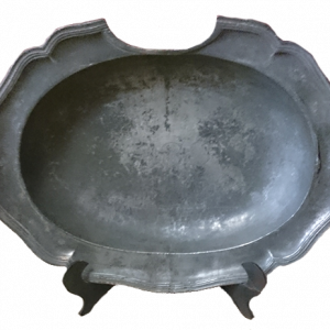 49-jofaina Jofaina de estaño. Estilo rococó